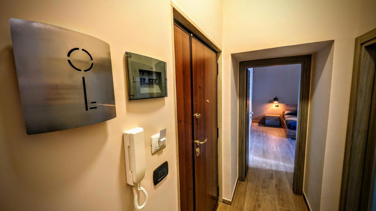 Sea Lion Appartement Trani Buitenkant foto